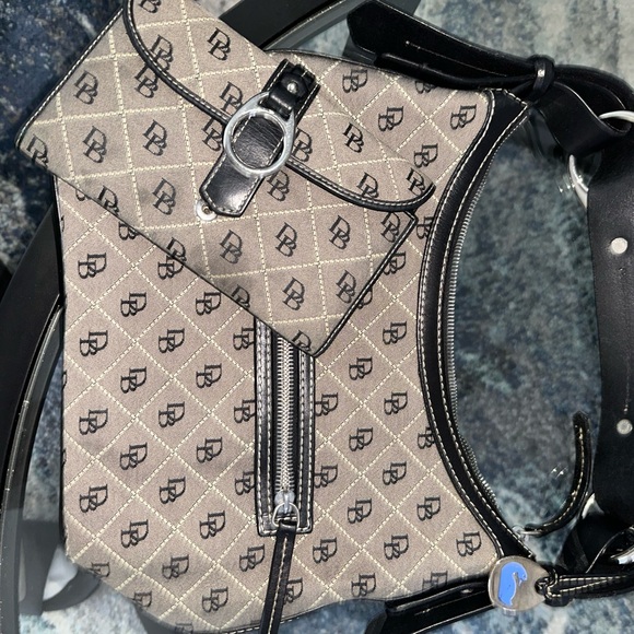 Vintage Dooney & Bourke  Purse with wallet. - Picture 6 of 6